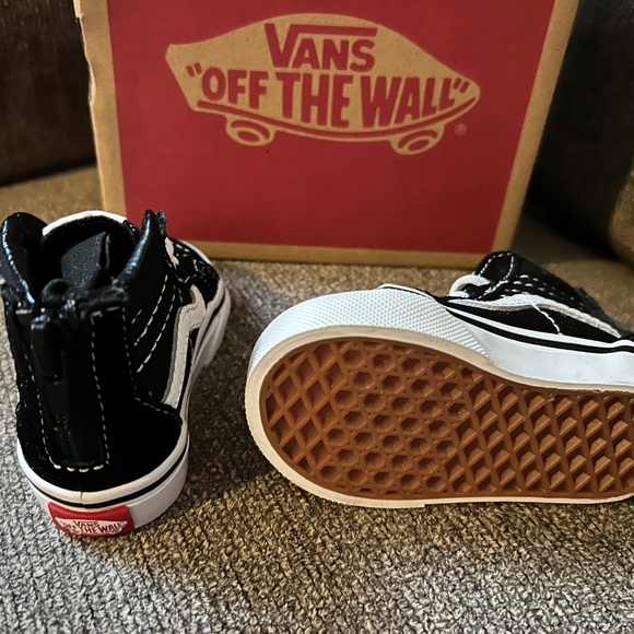 Infant Vans - Picture 3 of 6